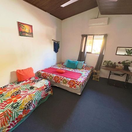 Passifloras Hostel Quepos Buitenkant foto
