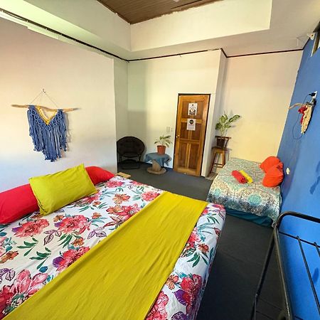 Passifloras Hostel Quepos Buitenkant foto