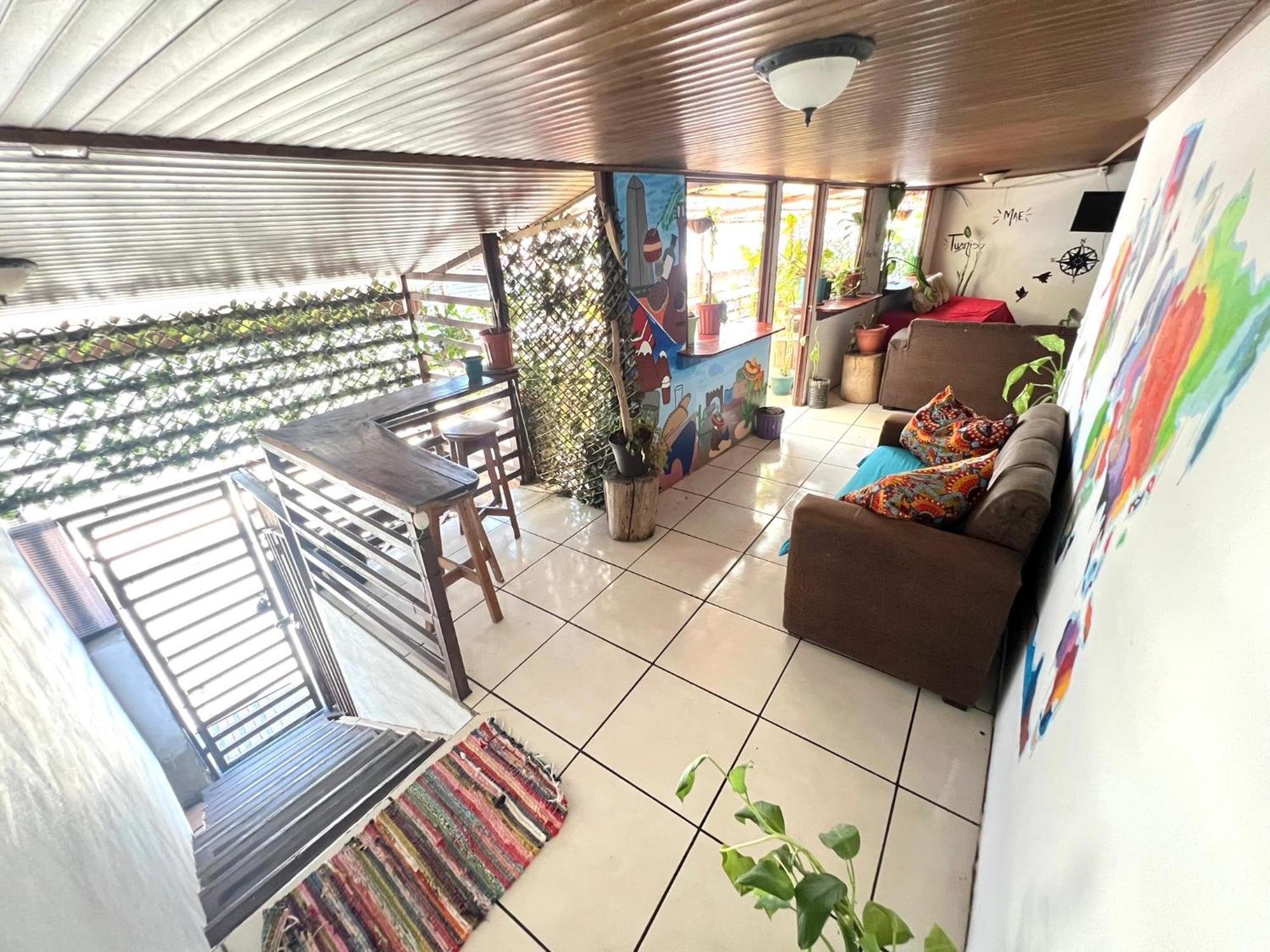 Passifloras Hostel Quepos Buitenkant foto